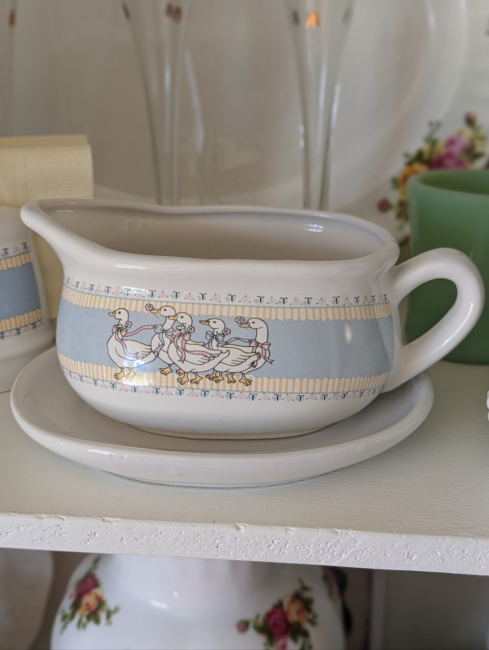 🌀🪿VTG Ribbon Geese Motif  Gravy Boat Cottagecore Serving Ware Dining Table